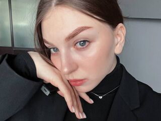 SabrinaMoun's Free Profile Image